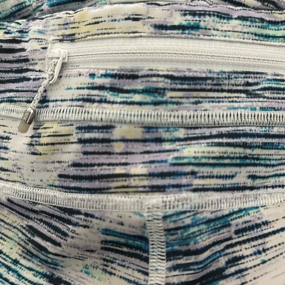 Lululemon Inspire Crop ll Leggings In Blurry Belle Print Ladies Size 4 - Picture 6 of 9